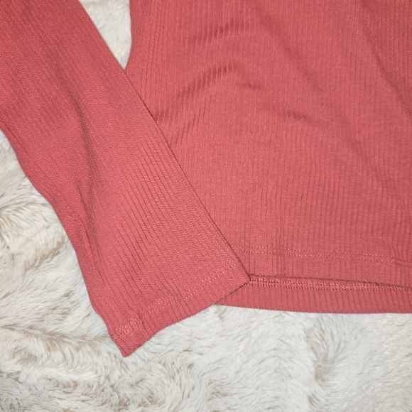 Aritzia Wilfred Rosy Red Ribbed V-Neck Top - Small NWT - Picture 5 of 8